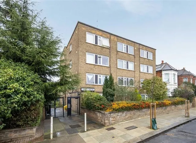 Rondu Road, Cricklewood, NW2, photo 1