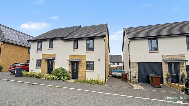 Spindle Crescent, Plympton, photo 1