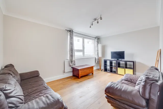 Estcourt Road, London, SW6, photo 2