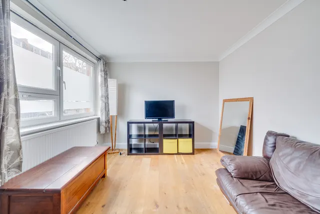 Estcourt Road, London, SW6, photo 1