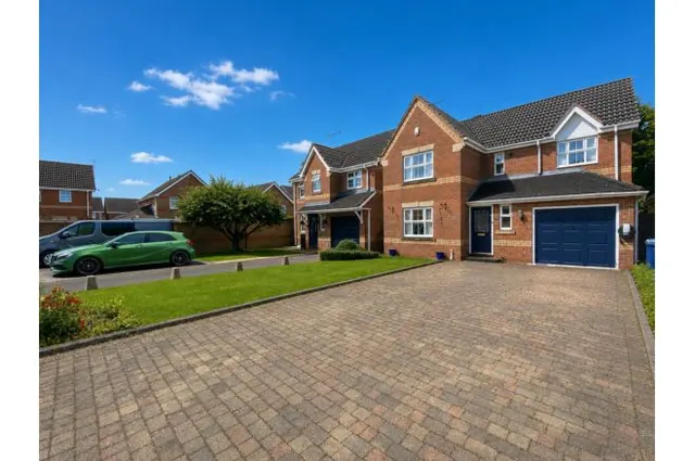 Maple Way, Branston, DE14, photo 1