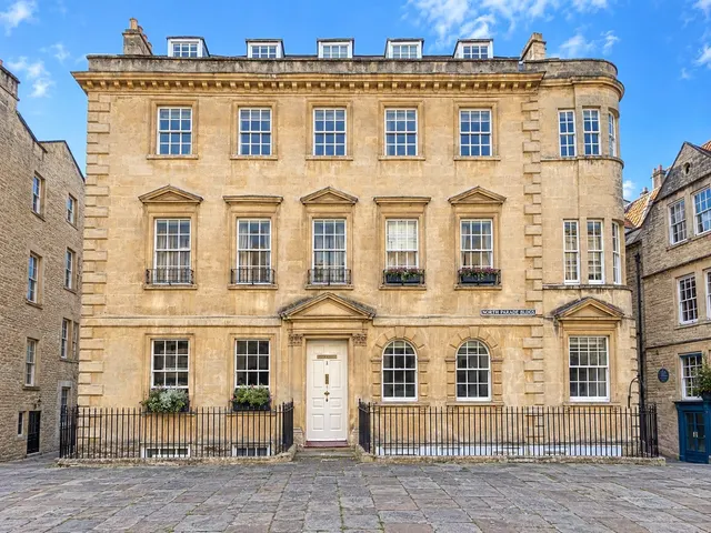 Hamilton House, Bath, BA1 1NS, photo 1