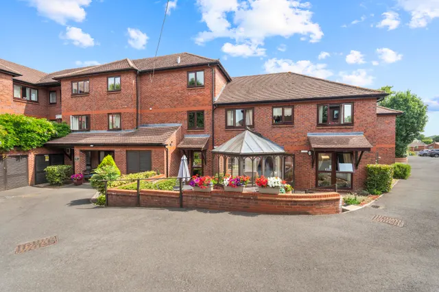 Pond Court The Ridgeway, Codicote, SG4, photo 1