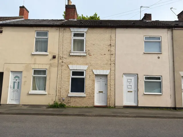 Uxbridge Street, Burton-On-Trent, DE14, photo 1