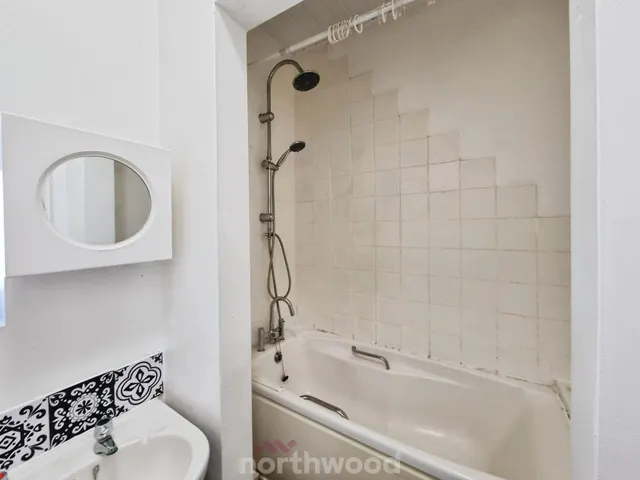 Alexandra Road, Balby, DN4, photo 3