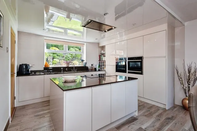 Woodend Drive, Stalybridge, Greater Manchester, SK15, photo 1