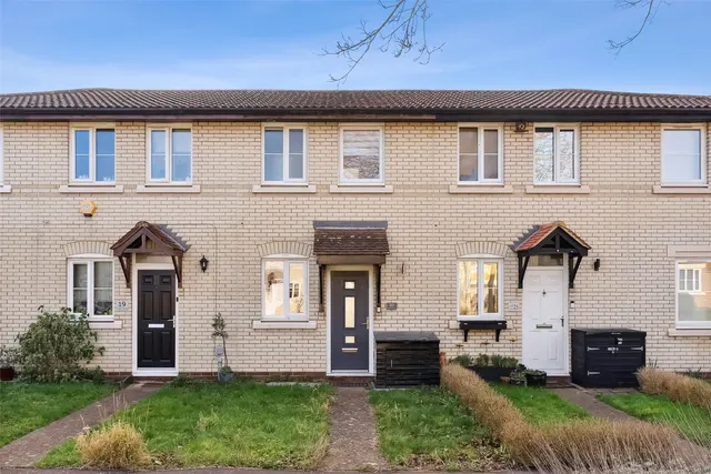 Sonning Gardens, Hampton, TW12 3PL, photo 1