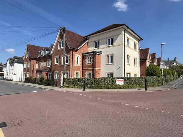 Newbury, Gillingham SP8 4WG, photo 1
