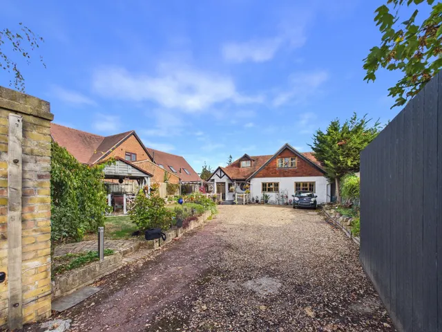 Middlegreen Road, Langley, SL3, photo 1
