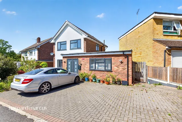 Woodside Lane, London, photo 1
