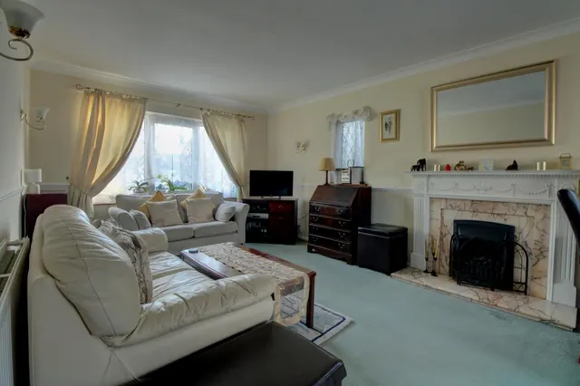 Half Moon Lane, Worthing, BN13, photo 2