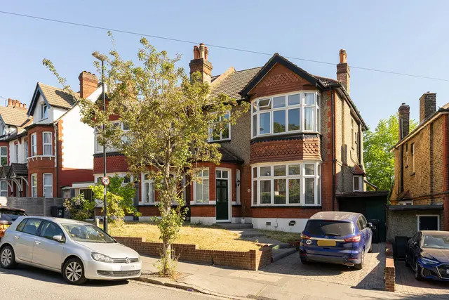 St Augustines Avenue, South Croydon CR2 6JG, photo 1
