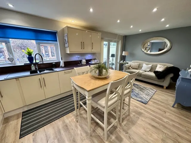 Higham Lane, Nuneaton, CV11, photo 2