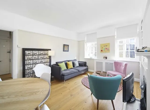 Photo 2 — Mallord Street, Chelsea, SW3
