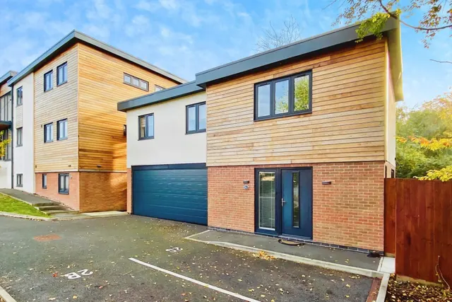 Barry Close, Kirby Muxloe, LE9, photo 1