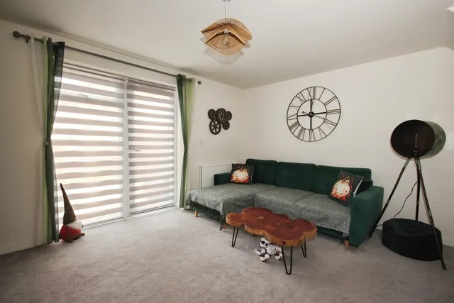 Photo 2 — Binswood Close, COVENTRY, West Midlands, CV2