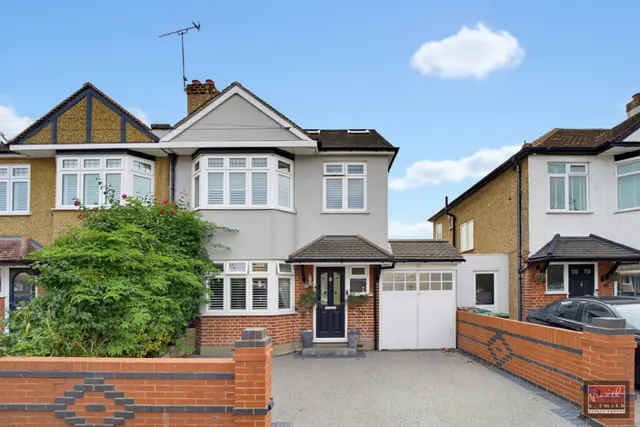 Templedene Avenue, Staines-upon-Thames, TW18, photo 1