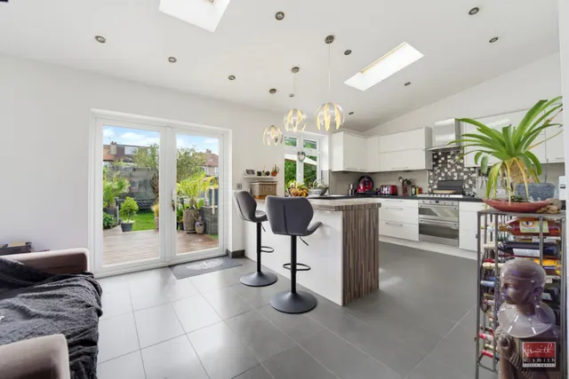 Templedene Avenue, Staines-upon-Thames, TW18, photo 2