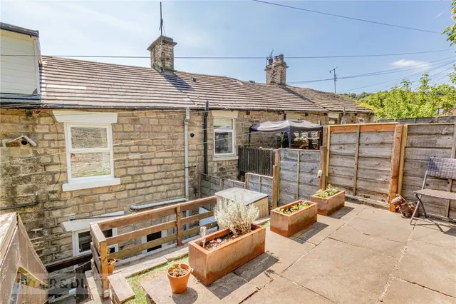 Vale Side, Mossley, OL5, photo 3