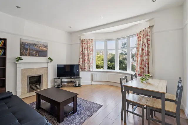 West End Court, Pinner, HA5, photo 2