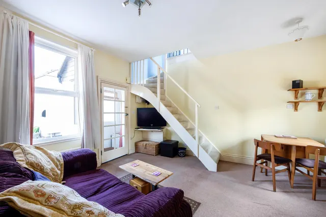 London Road, Cheltenham, GL52, photo 2