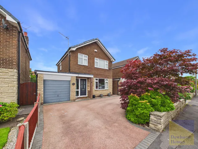 Manor Grove, Penwortham, Preston, Lancashire, PR1 0QA, photo 1
