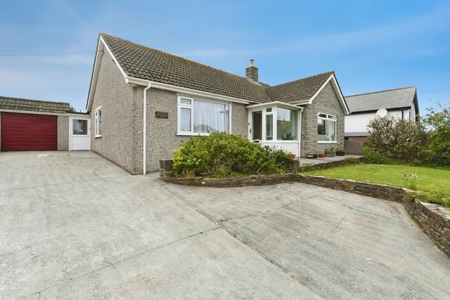 Albany Close, Goonown, TR5, photo 2