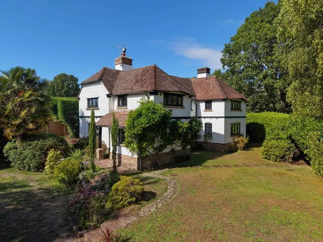 West Chiltington, RH20 2QU, photo 1