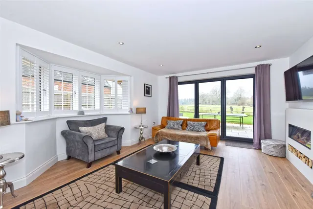 Photo 3 — Binfield Heath, Henley-on-Thames, Oxfordshire, RG9 4JT