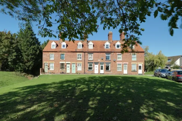 New Row, Corby Glen, NG33, photo 1