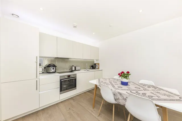 Photo 3 — Kidbrooke, London, SE3 9FL