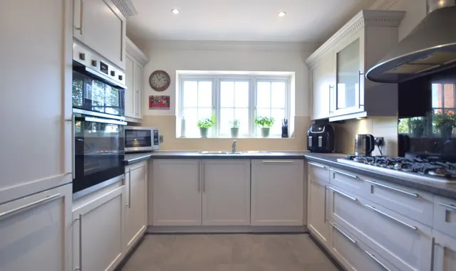 Photo 3 — Grosvenor Road, Epsom, KT18