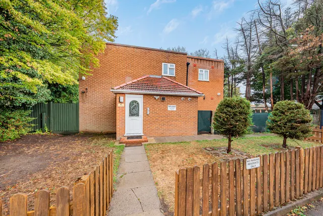 6 bedroom house, Faggs Road, Feltham