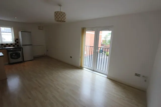 Photo 2 — Mossley Road, Ashton-Under-Lyne, OL6
