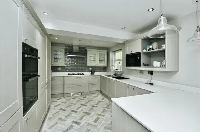 Fox Covert, South Hykeham, Lincoln, photo 1