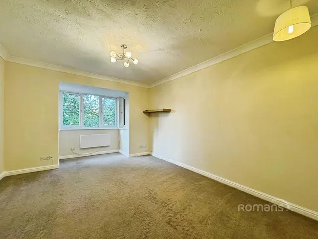 Crowthorne Road, Bracknell, RG12, photo 3