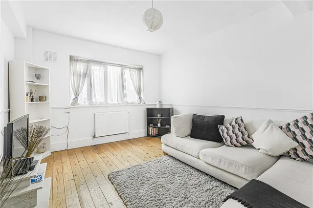 Brockham Drive, London, SW2, photo 1