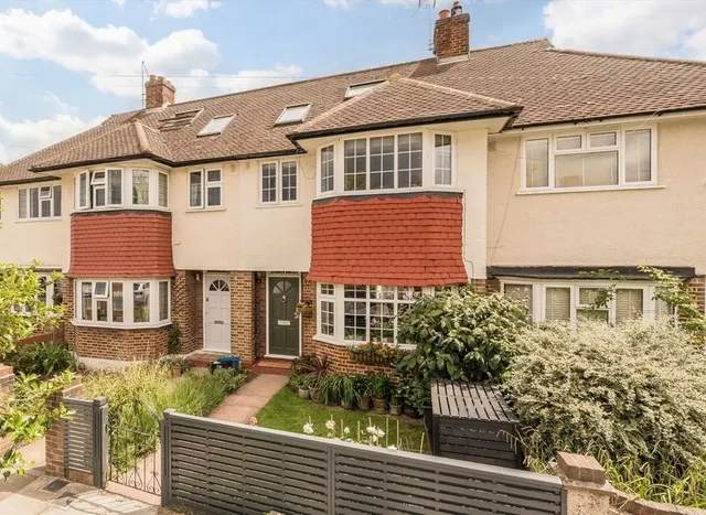 Lincoln Avenue, Twickenham, TW2, photo 1