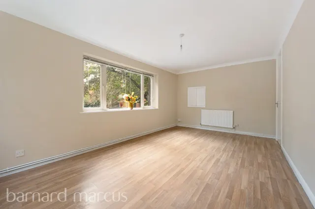 Photo 2 — Egmont Road, Sutton