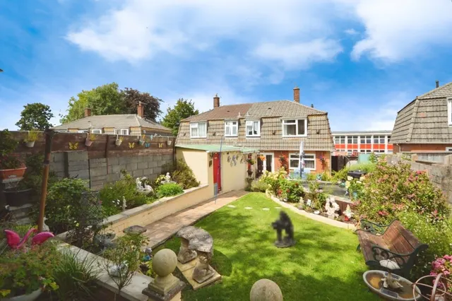 Vowell Close, Bristol, photo 1
