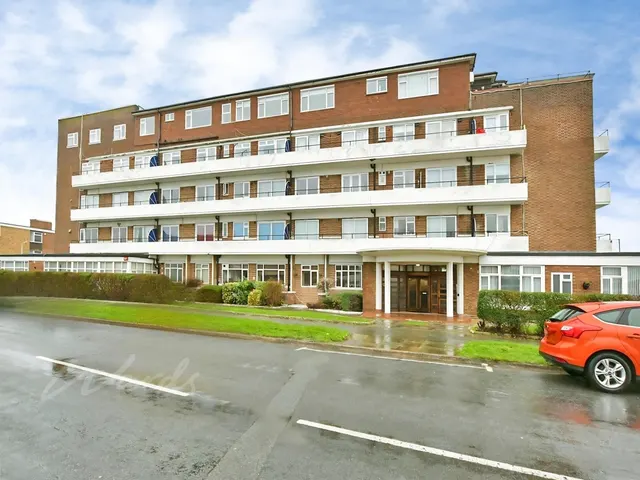 Northumberland Avenue, Margate, CT9, photo 1