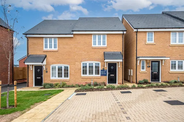 Irthlingborough Road North Wellingborough, NN8, photo 1