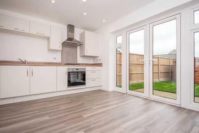 Irthlingborough Road North Wellingborough, NN8, photo 3