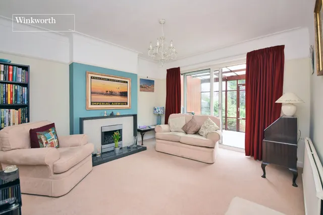 Leyfield, Worcester Park, KT4, photo 2