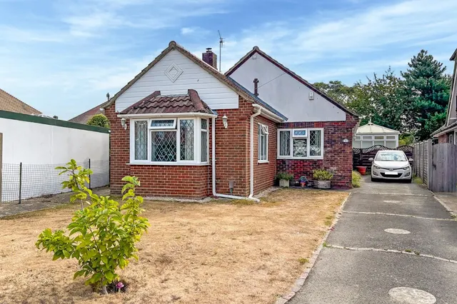 Worthing, BN13, photo 1
