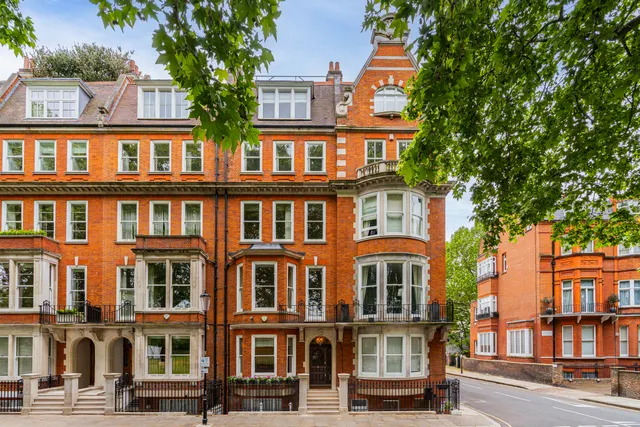 Ormonde Gate, Chelsea, London, photo 1