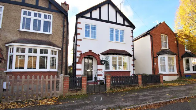 Meadow Road, Loughton, photo 1