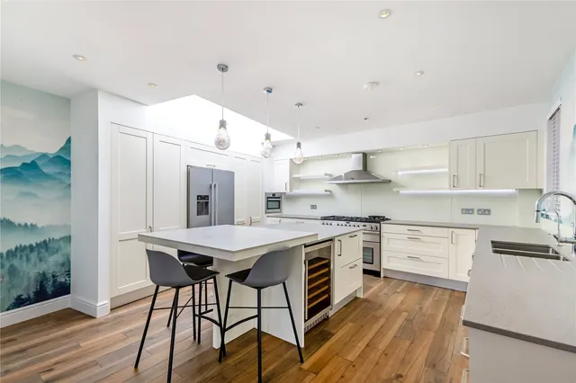 Canberra Place, Richmond, TW9, photo 2