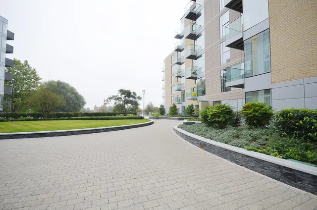 19 Waterside Apartments, Goodchild Road, London, photo 1