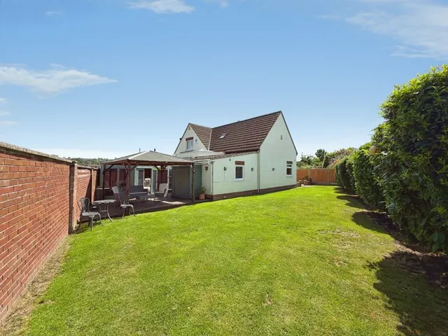 Photo 2 — Field Close, Westbury